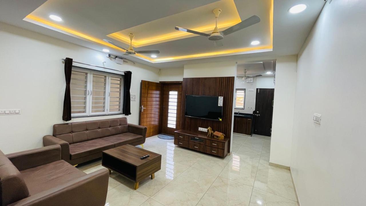 Luxurious 3 Bhk Villa In Bhuj - Shivani Homestay Exterior photo